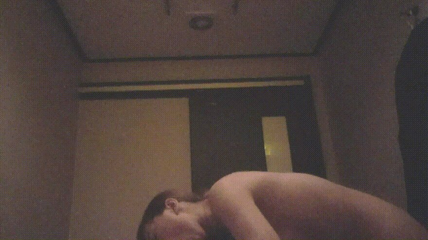 건마홈런작 [얼굴정면샷]카메라 들킨듯