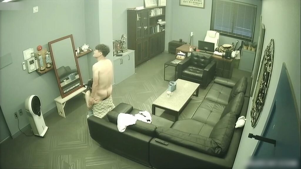 신작IP ， 여성편력 심한 사장_기존 쩍벌보빨+새로운 여자들 신작 2V