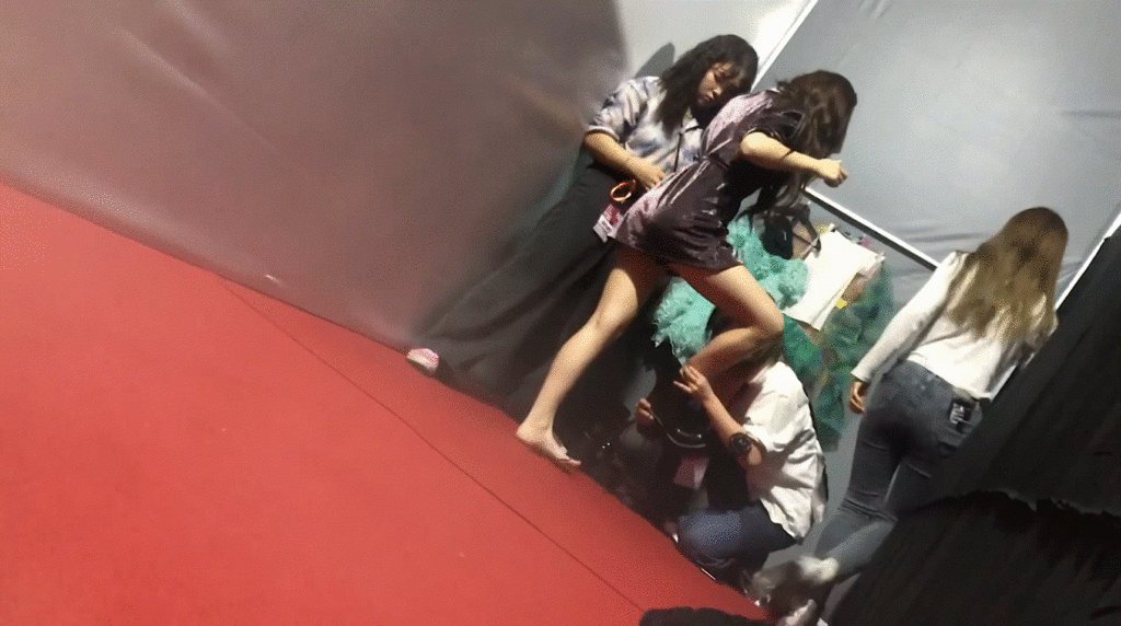 레젼드_낸시 탈의
